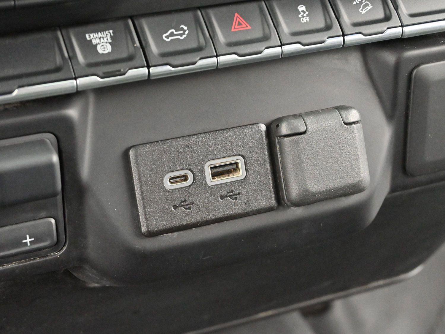 Used 2023 Chevrolet Silverado 2500 LT w/ Convenience Package image 26