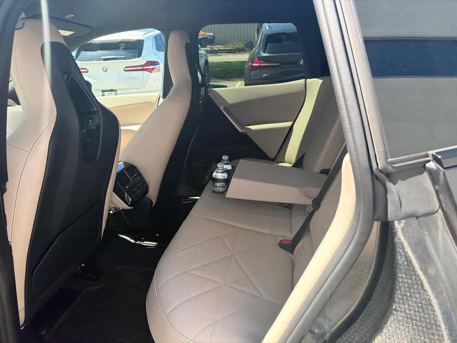 Used 2026 BMW iX xDrive45 w/ Premium Package AWD/4WD image 10