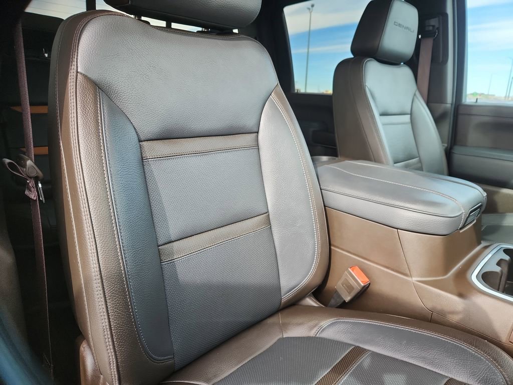 Used 2023 GMC Sierra 3500 Denali w/ Denali Ultimate Package image 18