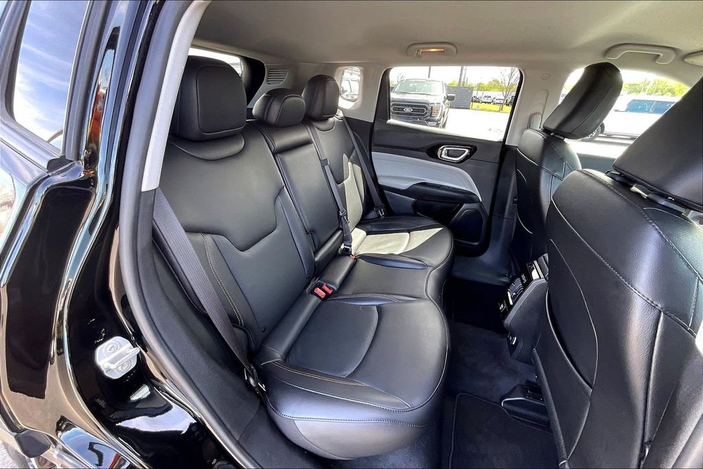 Used 2022 Jeep Compass Limited image 27