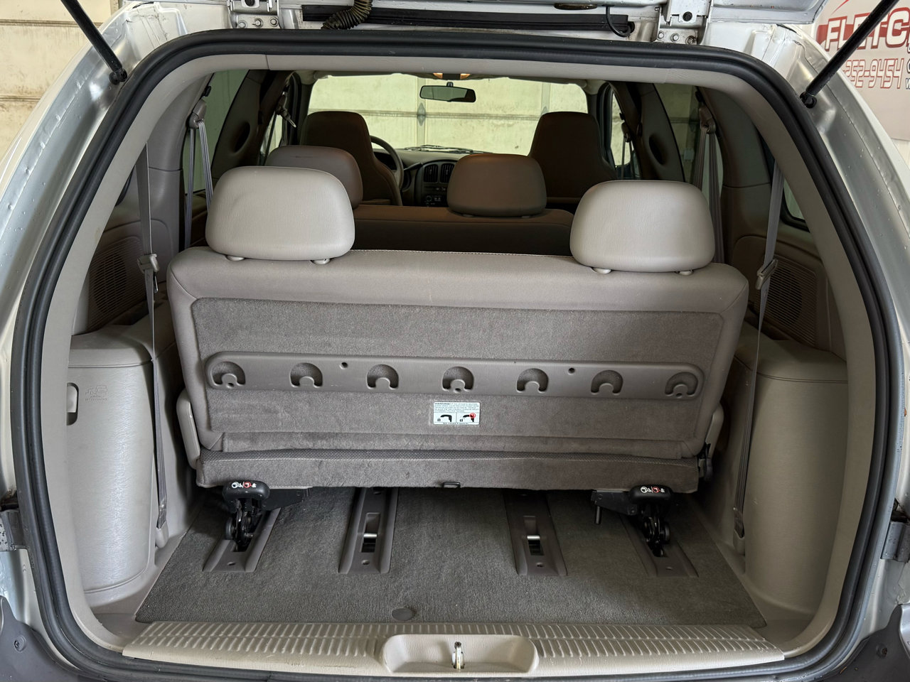 Used 2002 Dodge Caravan SE image 71