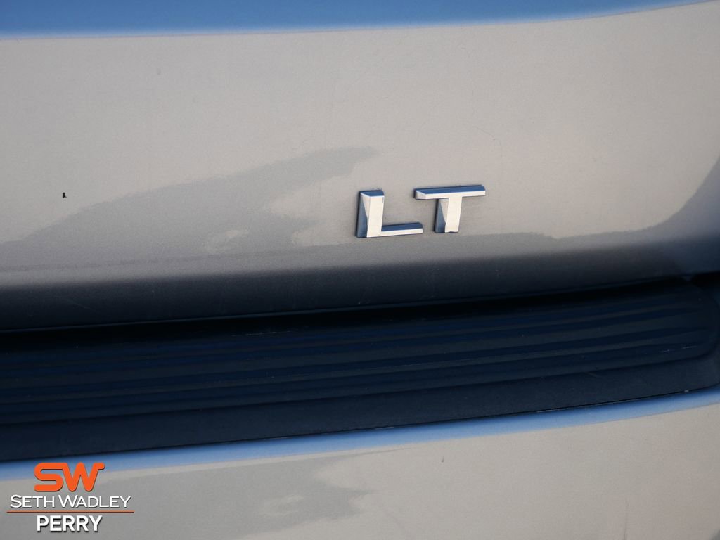 Used 2024 Chevrolet Suburban LT AWD/4WD image 8
