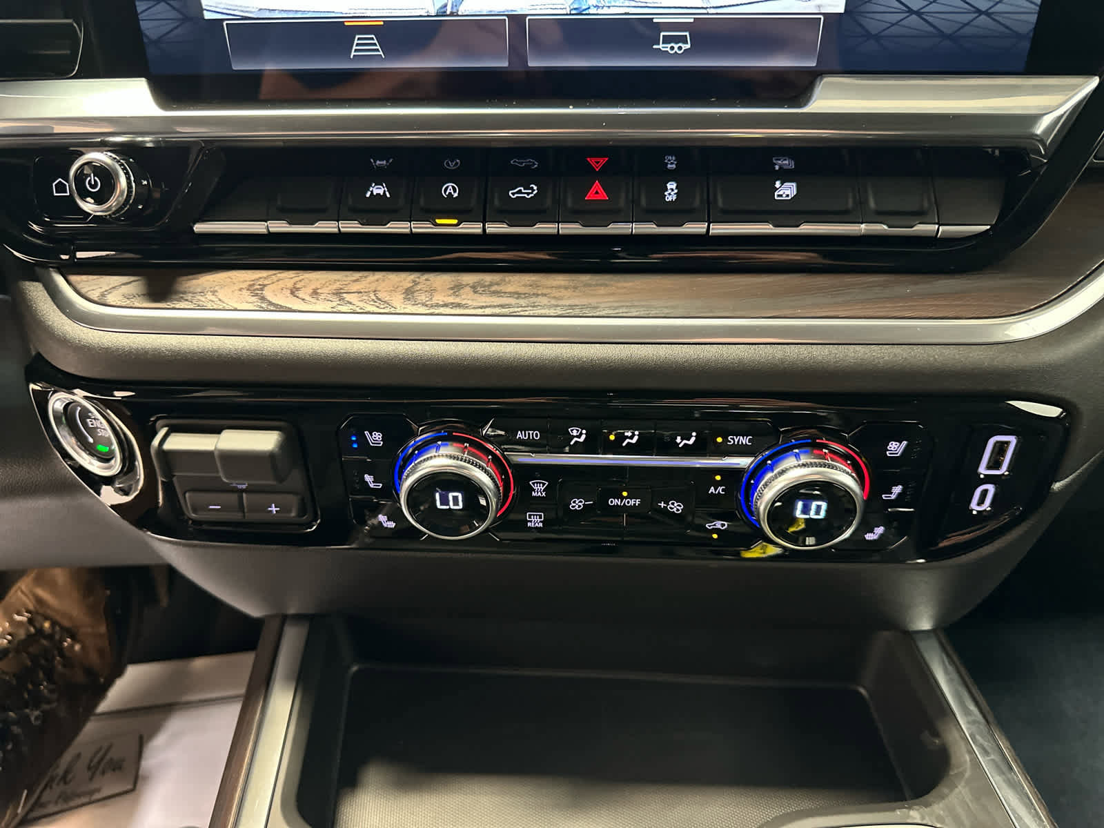 New 2026 GMC Sierra 1500 SLT w/ SLT Convenience Package image 16