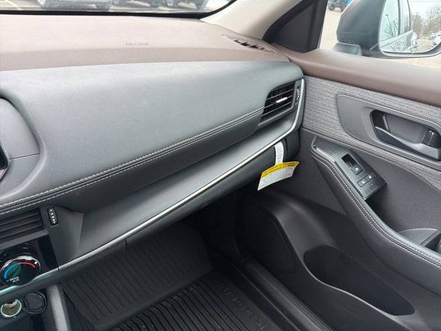 Used 2021 Nissan Rogue S image 25