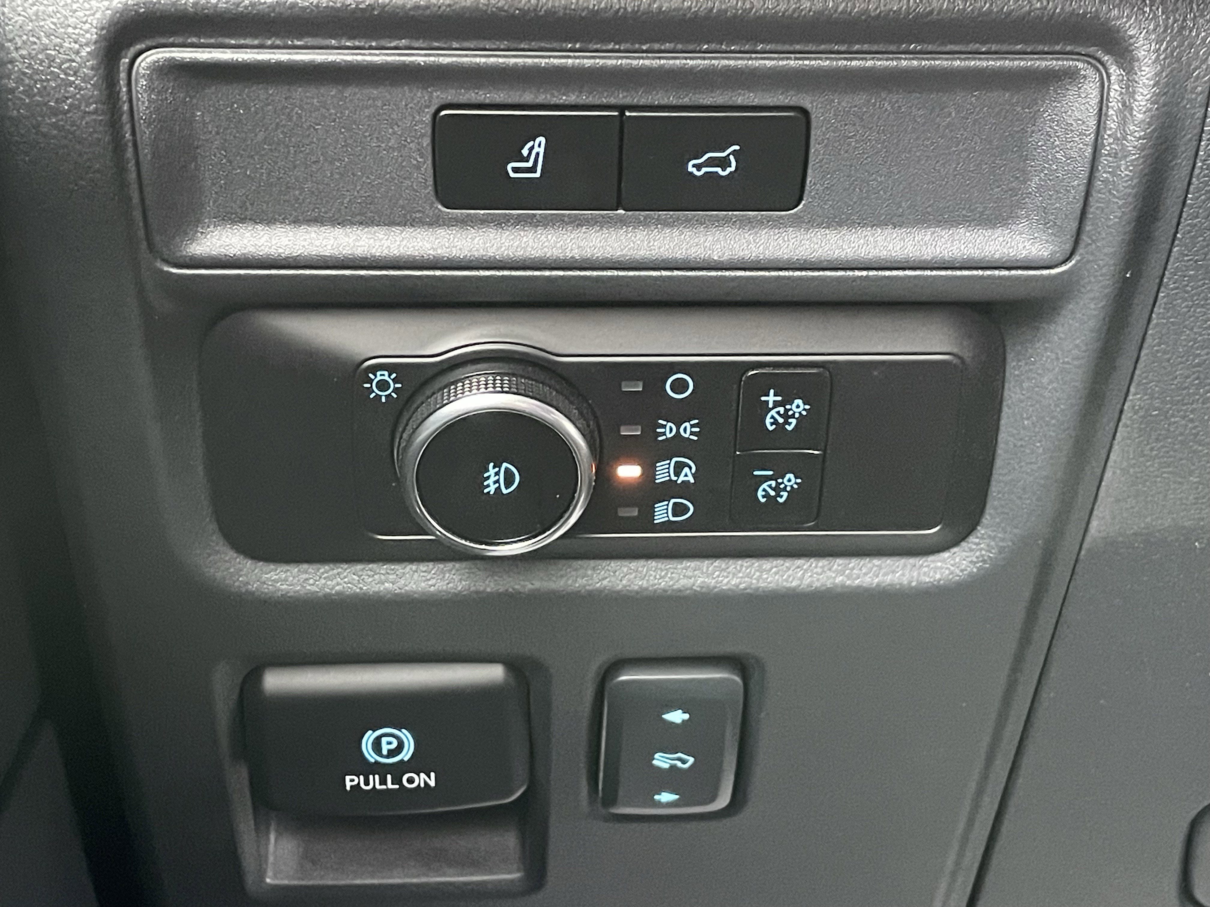 Used 2023 Ford Expedition Limited image 22