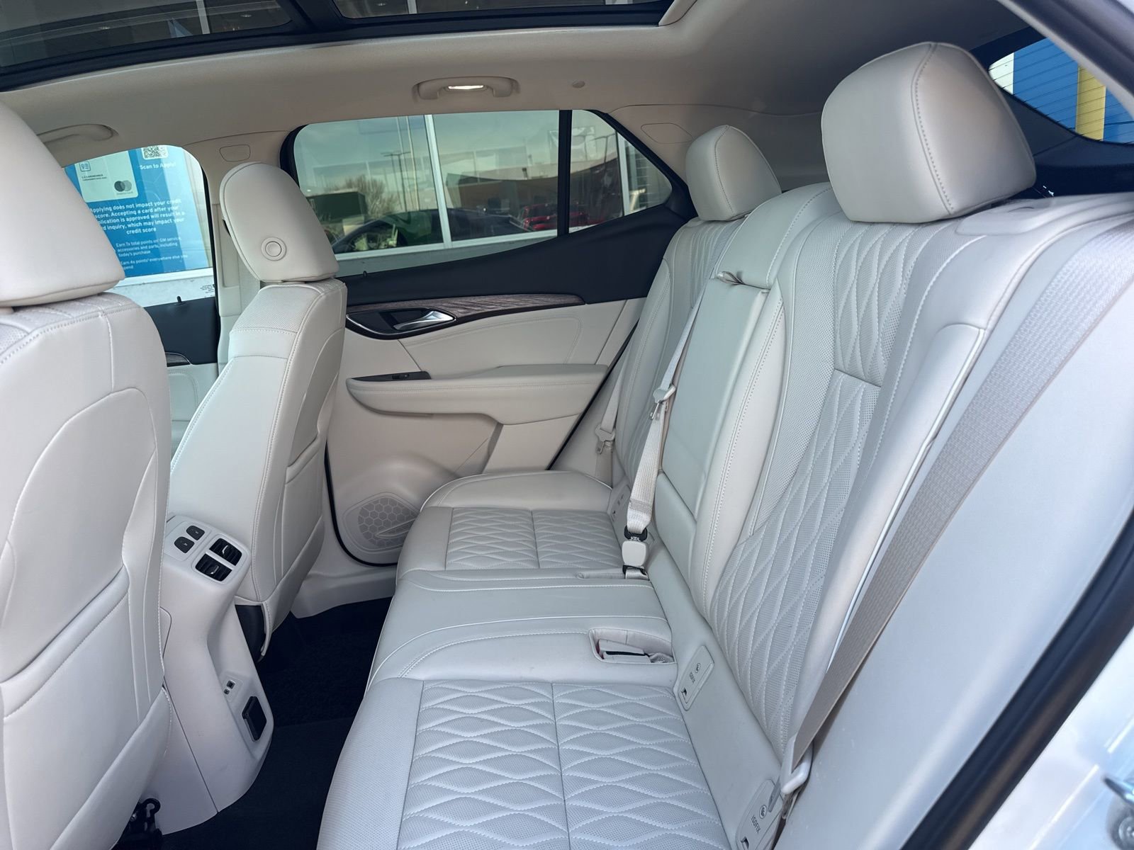 Used 2023 Buick Envision Avenir image 17