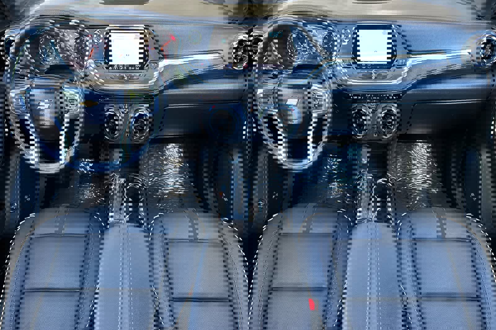 Used 2022 Chevrolet Blazer Premier w/ Enhanced Convenience Package AWD/4WD image 3