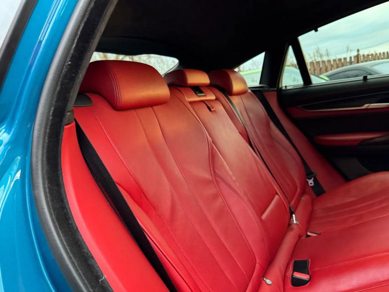 Used 2015 BMW X6 M image 26
