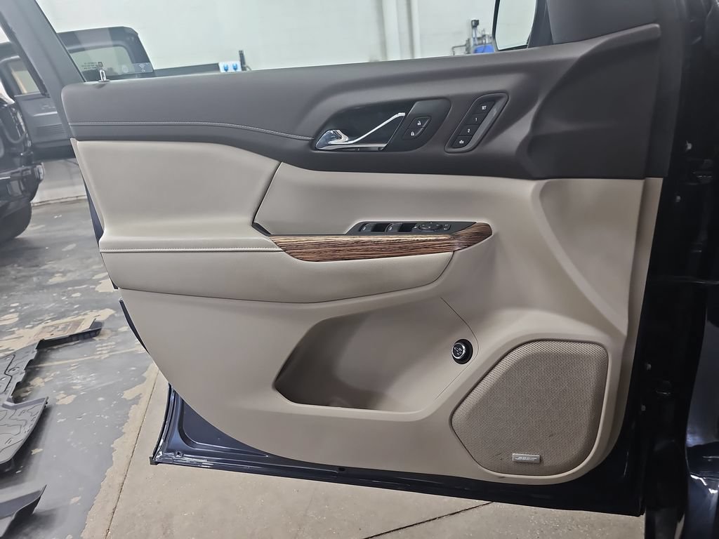 Used 2019 GMC Acadia Denali w/ Technology Package AWD/4WD image 29