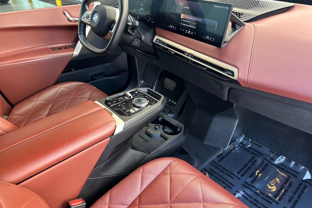 Used 2024 BMW iX xDrive50 w/ Sport Package AWD/4WD image 17