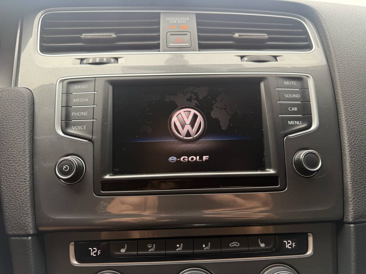 Used 2016 Volkswagen e-Golf SE FWD image 18