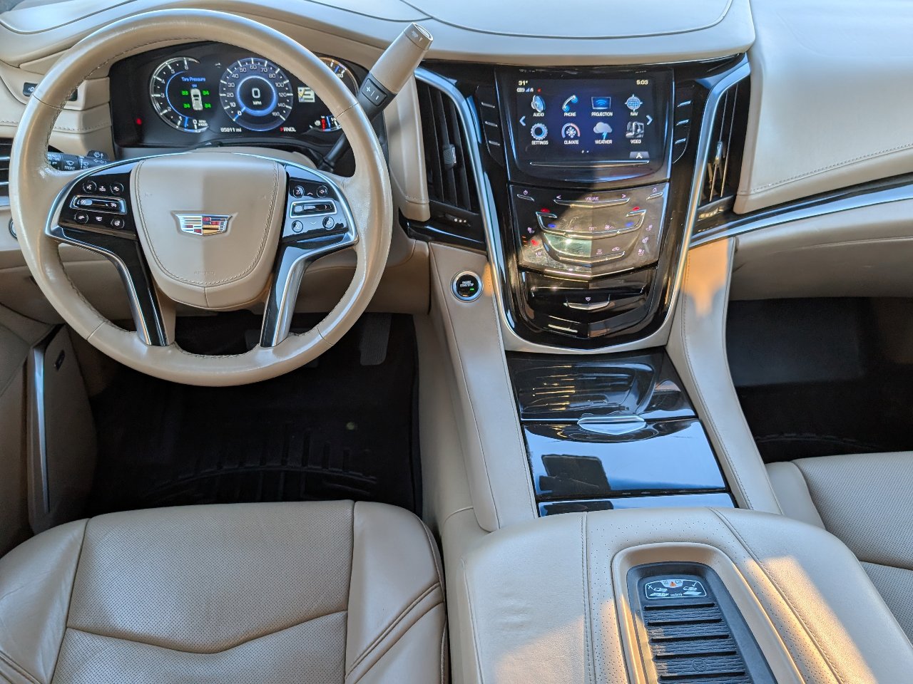 Used 2018 Cadillac Escalade Platinum image 9