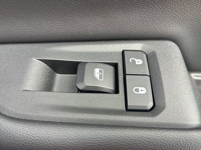 Used 2024 Jeep Grand Cherokee Laredo AWD/4WD image 23