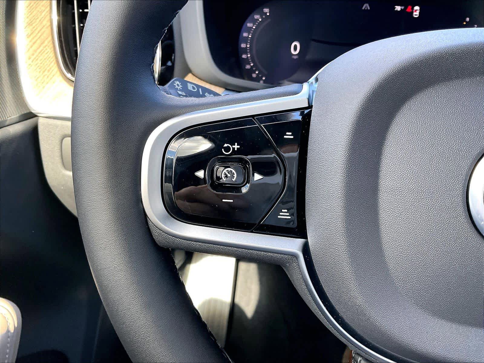 New 2026 Volvo XC60 B5 Plus w/ Climate Package AWD/4WD image 17