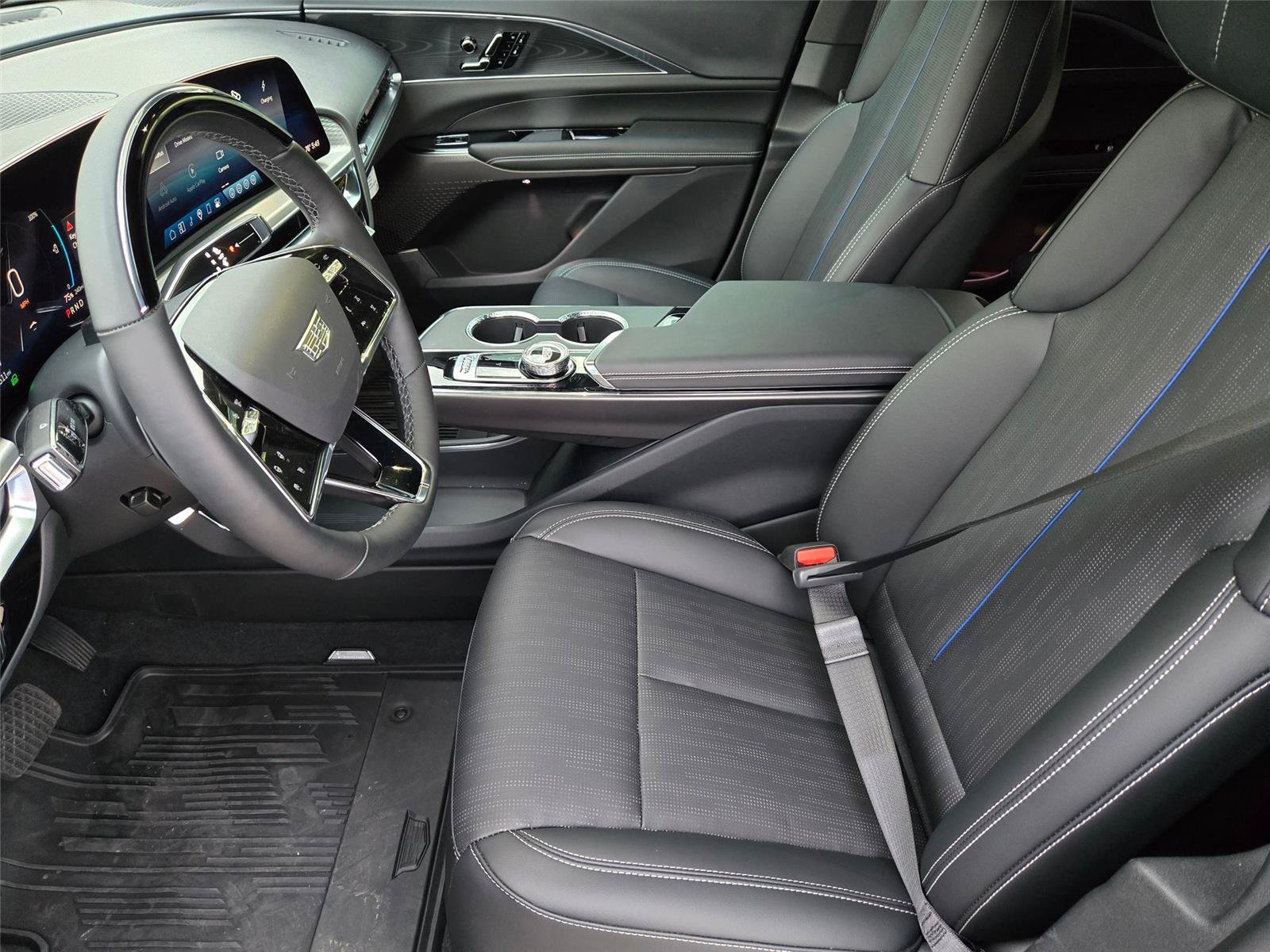 New 2026 Cadillac Lyriq Premium Luxury AWD/4WD image 11