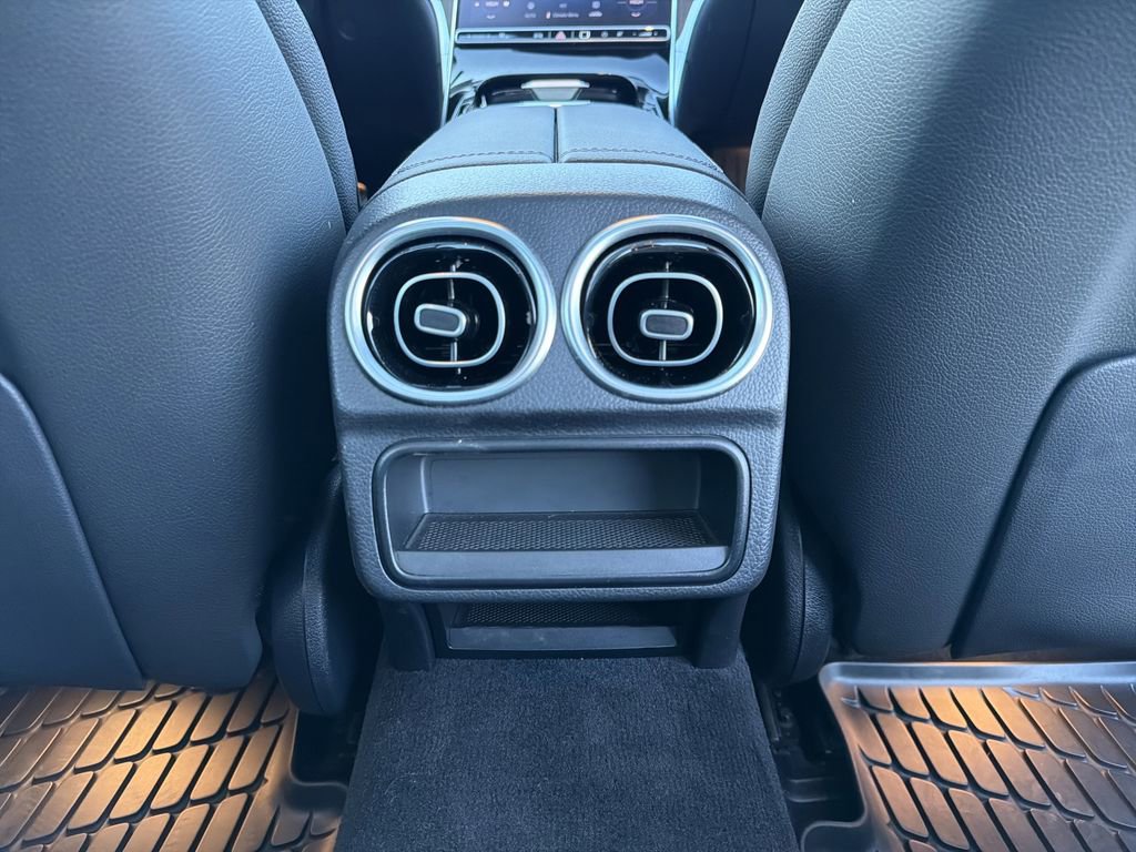 Certified 2025 Mercedes-Benz C 300 Sedan image 22