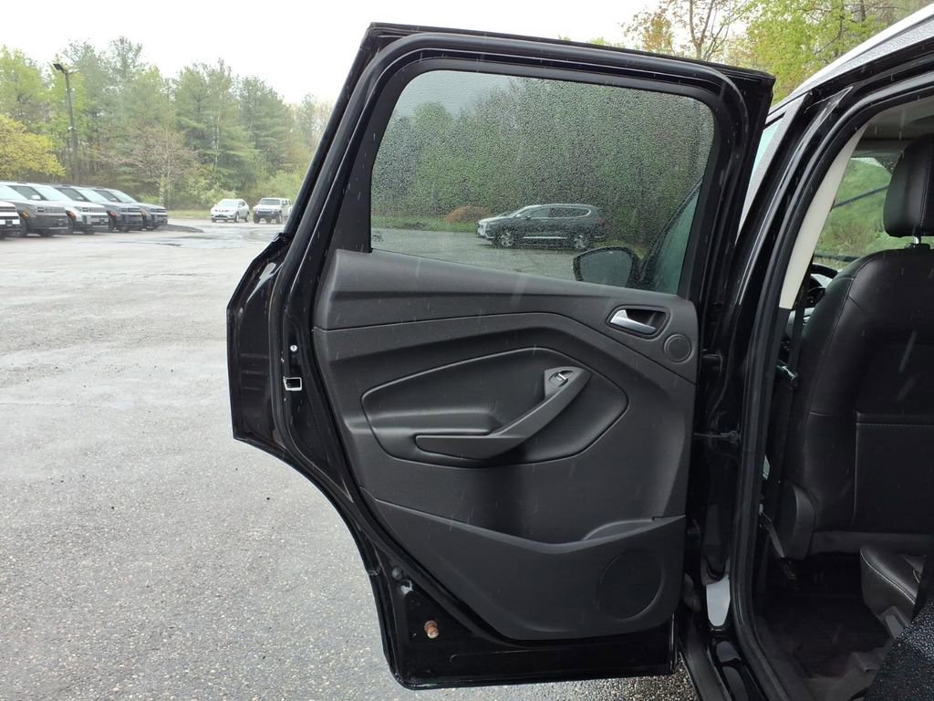 Used 2017 Ford Escape Titanium AWD/4WD image 9