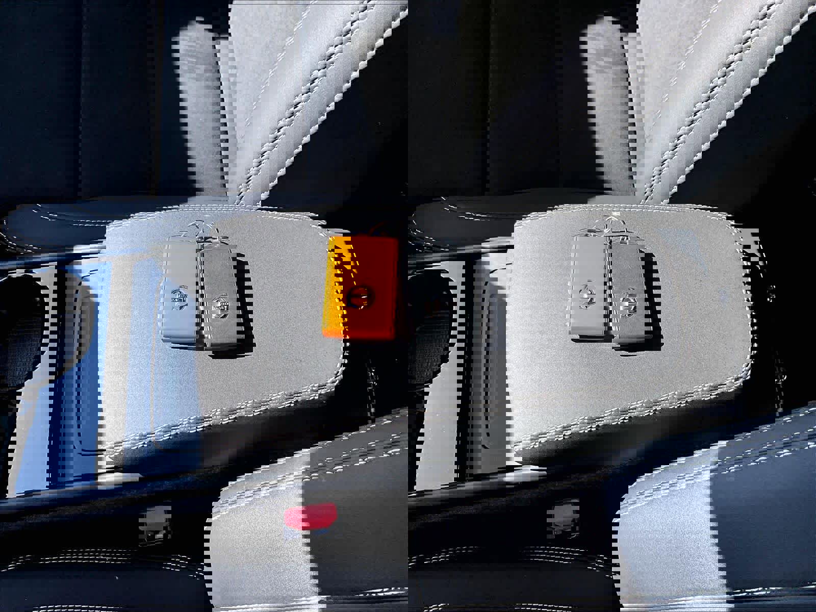 Used 2023 Volvo XC40 Recharge Plus w/ Protection Package Premier image 14