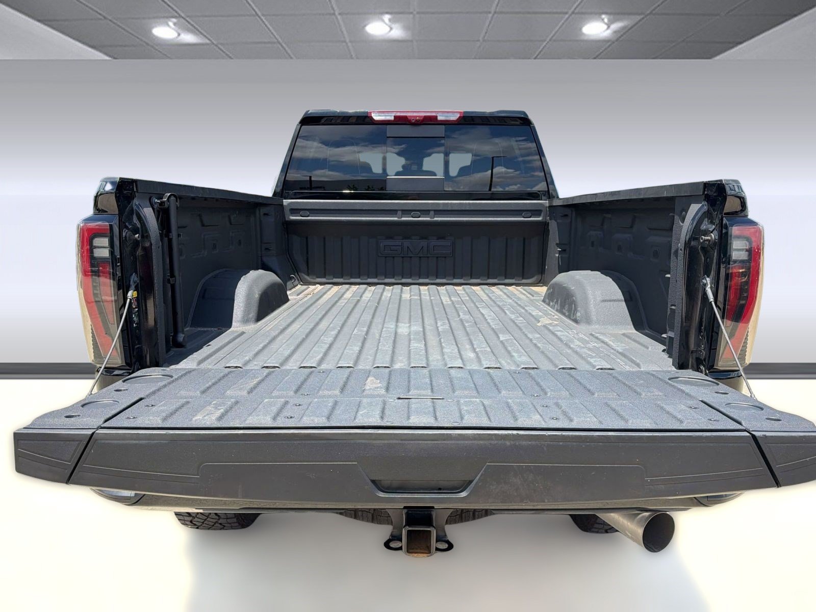 Used 2025 GMC Sierra 2500 AT4X AWD/4WD image 32