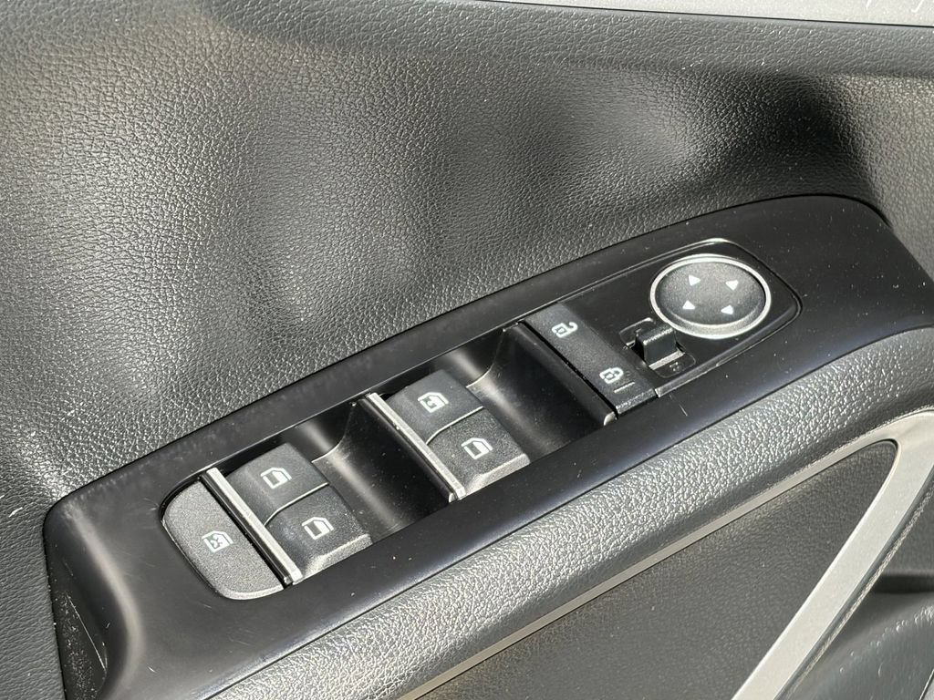 Used 2025 Kia Soul LX FWD image 28
