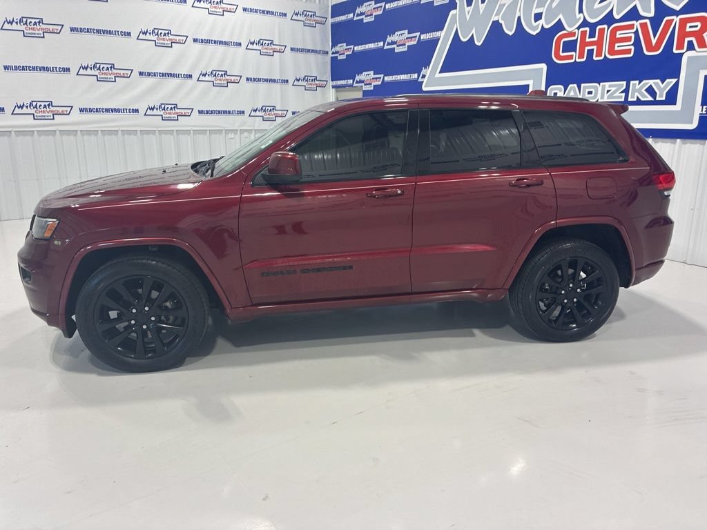Used 2018 Jeep Grand Cherokee Altitude AWD/4WD image 3