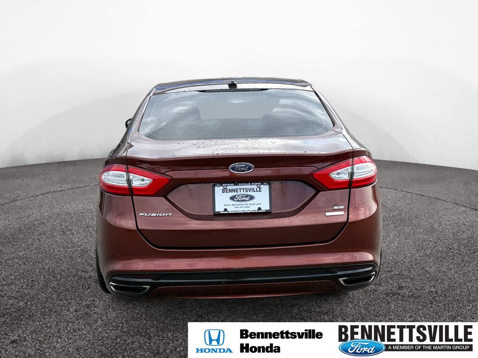 Used 2016 Ford Fusion SE w/ Equipment Group 202A FWD image 4