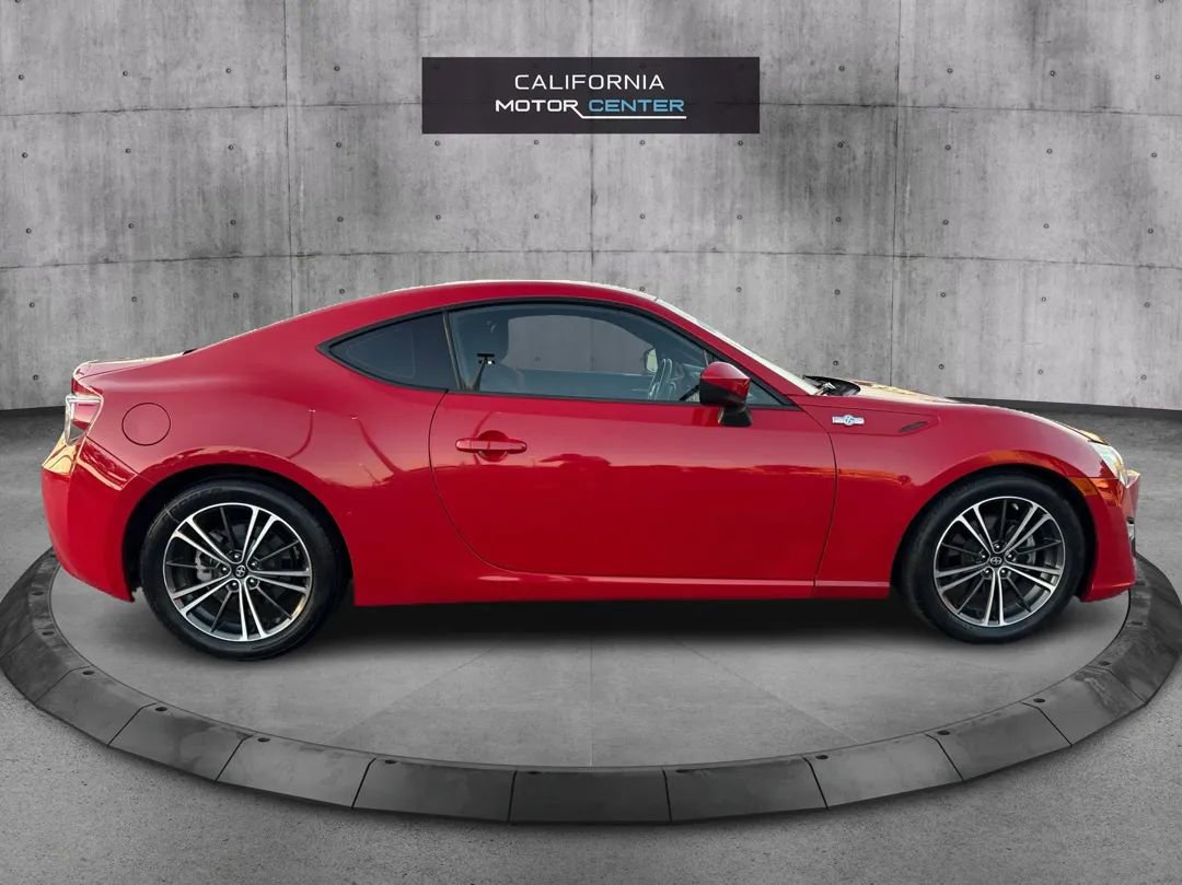 Used 2015 Scion FR-S image 4