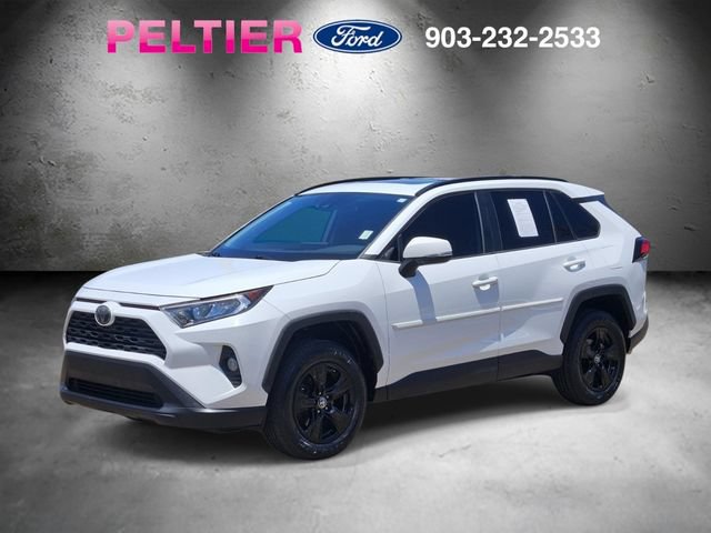 Used 2019 Toyota RAV4 XLE w/ Convenience Package FWD image 3