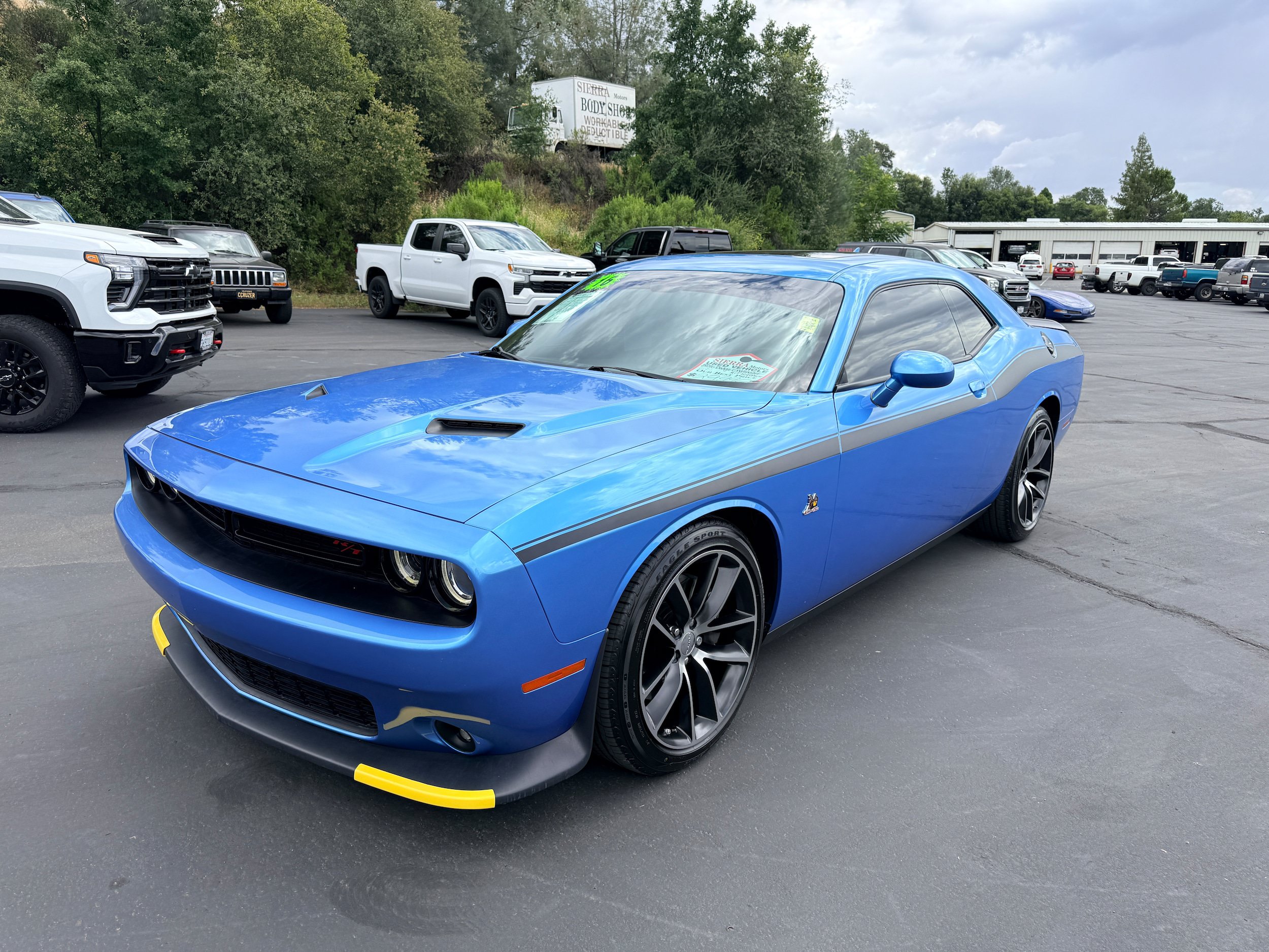 Used 2016 Dodge Challenger R/T Scat Pack w/ Leather Interior Group RWD image 2