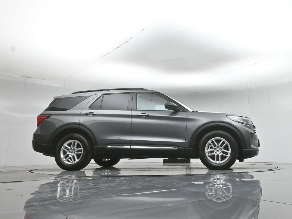 Used 2025 Ford Explorer Active RWD image 51