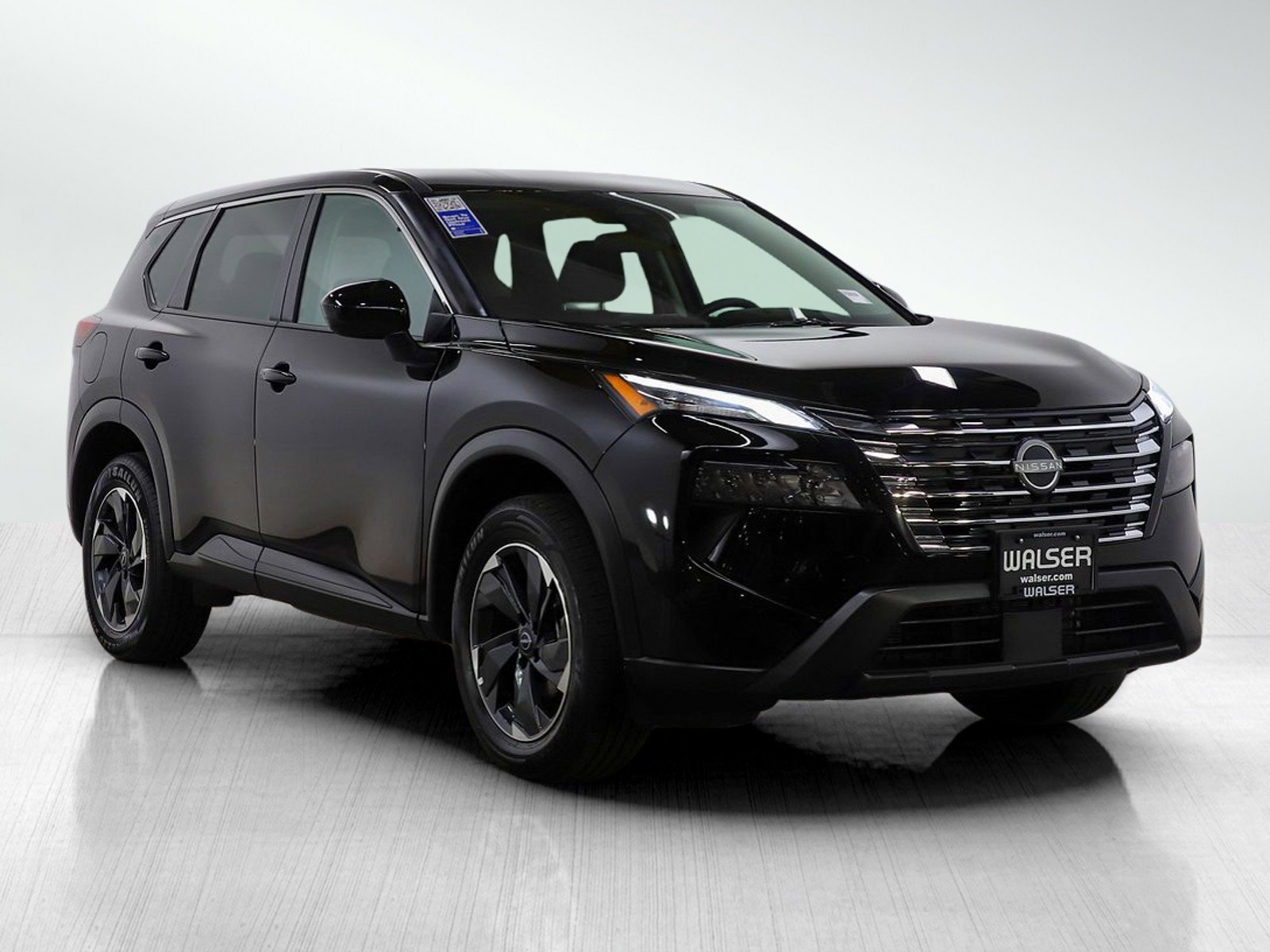 Used 2025 Nissan Rogue SV image 7