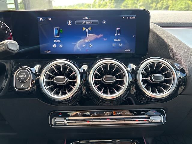 Used 2025 Mercedes-Benz GLA 250 4MATIC image 34