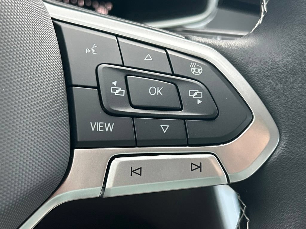 New 2026 Volkswagen Taos SE FWD image 26