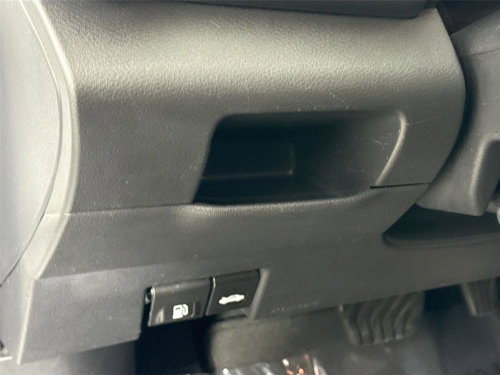 Used 2021 Nissan Kicks SR w/ Interior Electronics Package image 14