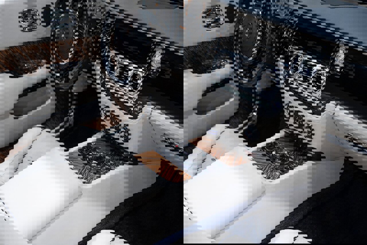 Used 2016 Rolls-Royce Dawn image 58