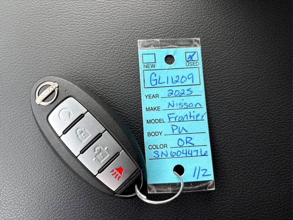 Certified 2025 Nissan Frontier PRO-4X image 36