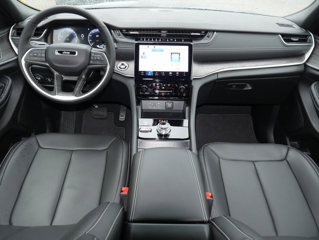New 2025 Jeep Grand Cherokee L Limited w/ Luxury Tech Group II image 10