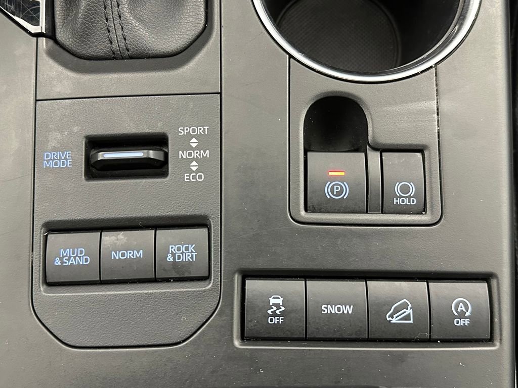 Used 2021 Toyota Highlander XLE AWD/4WD image 28