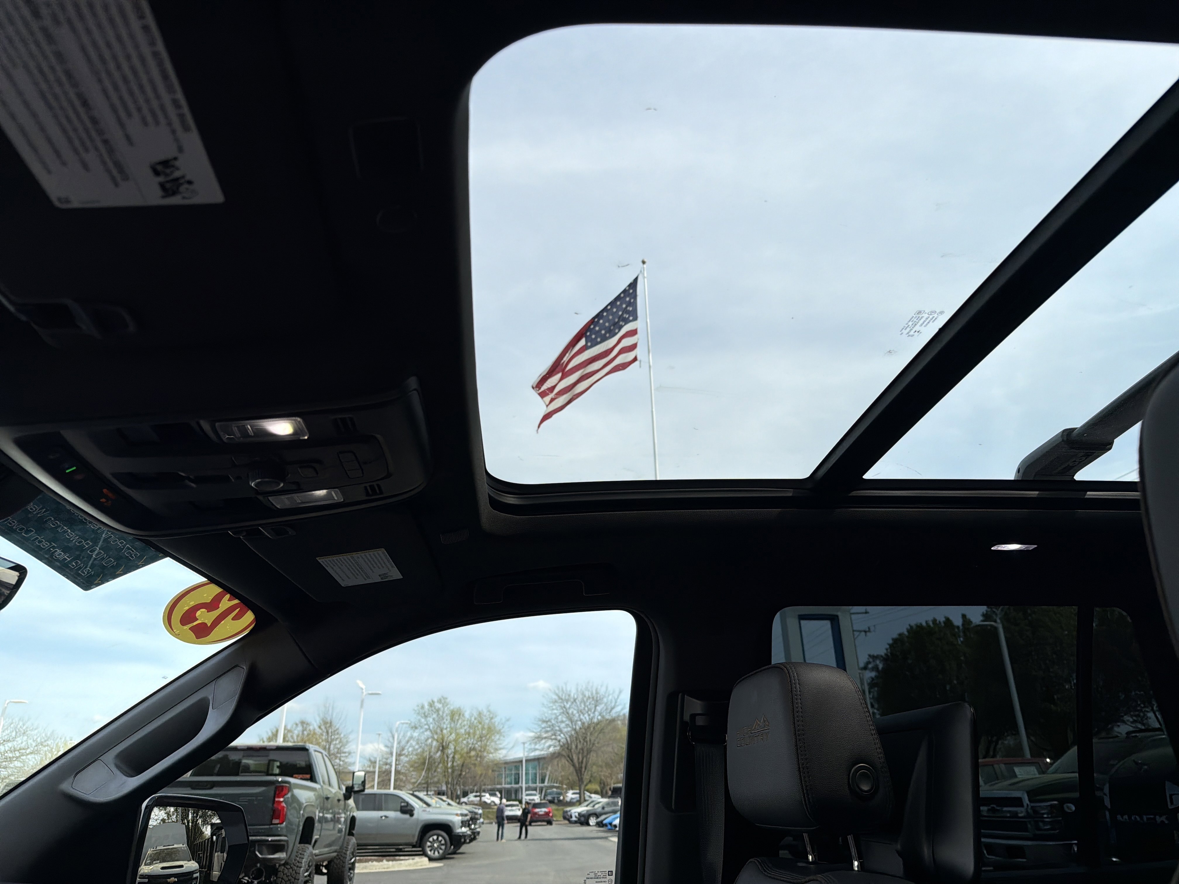 Used 2023 Chevrolet Tahoe High Country w/ Advanced Technology Package AWD/4WD image 28