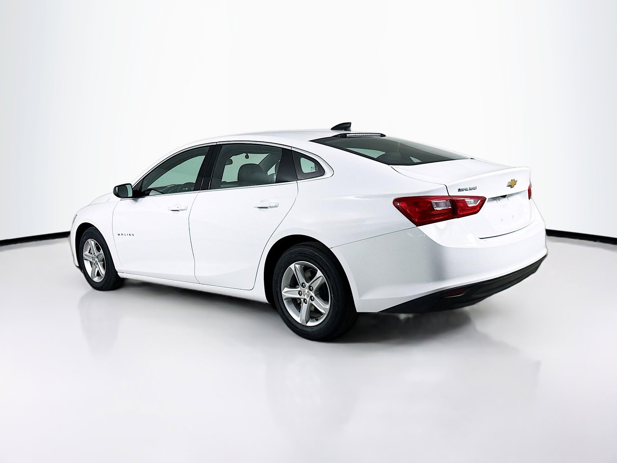 Used 2024 Chevrolet Malibu LS image 28