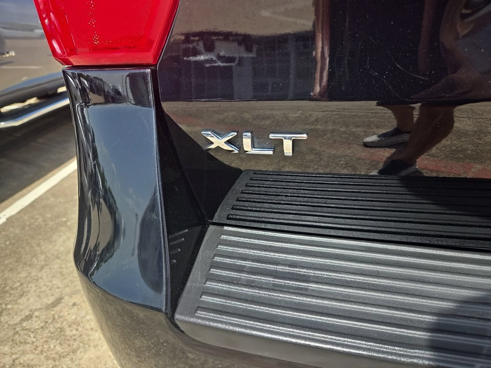 Used 2020 Ford Expedition XLT w/ Equipment Group 202A RWD image 9