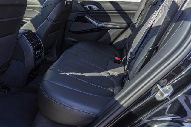 Used 2025 BMW X5 xDrive50e image 23