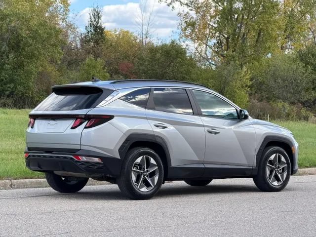 Used 2025 Hyundai Tucson SEL FWD image 16