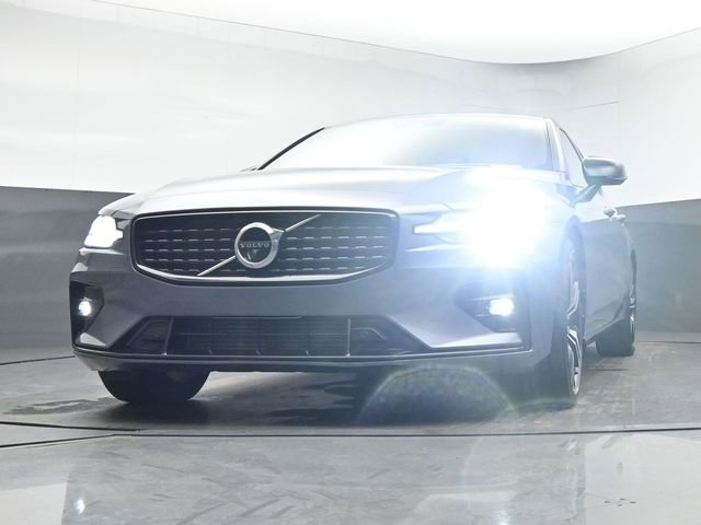 Used 2021 Volvo S60 T5 R-Design image 11