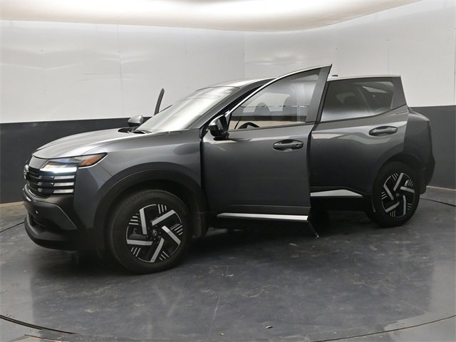 Used 2025 Nissan Kicks SV w/ Charging Package image 33