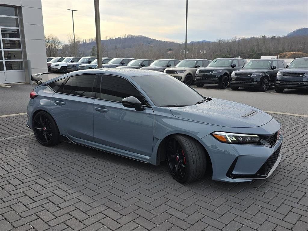 Used 2025 Honda Civic Type R image 3