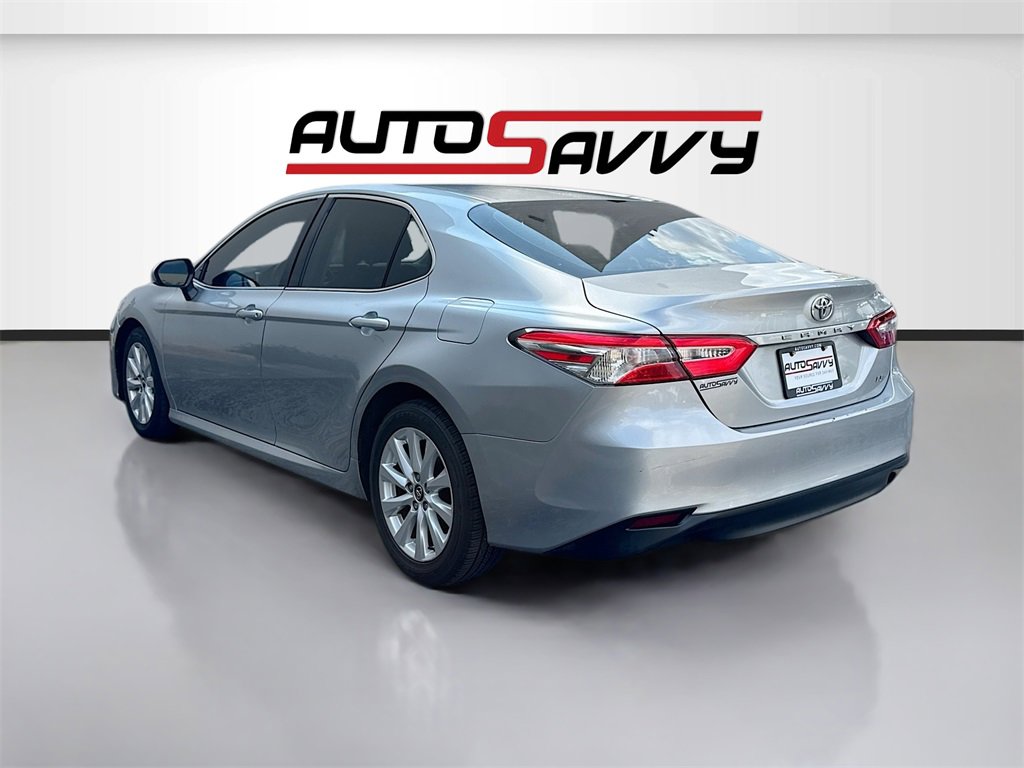 Used 2020 Toyota Camry LE image 5