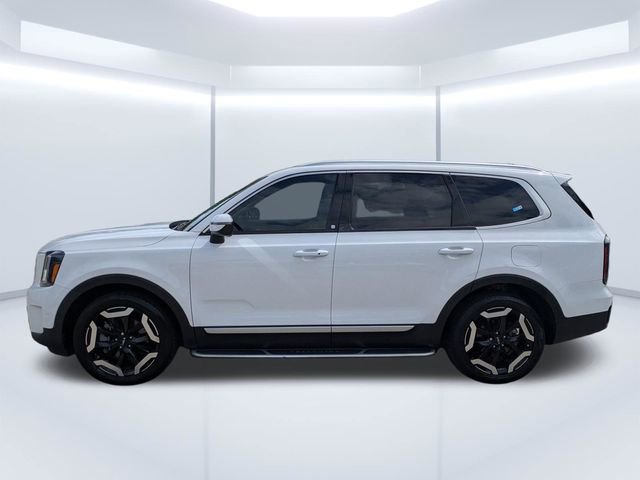 Used 2023 Kia Telluride EX w/ EX Captain's Chair Package FWD image 7