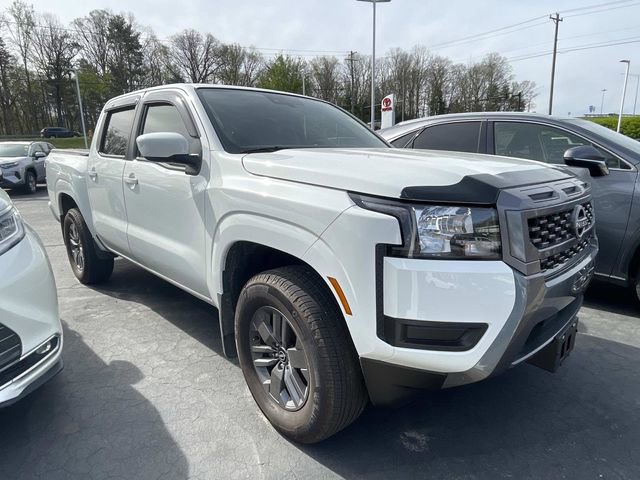 Used 2025 Nissan Frontier SV image 5
