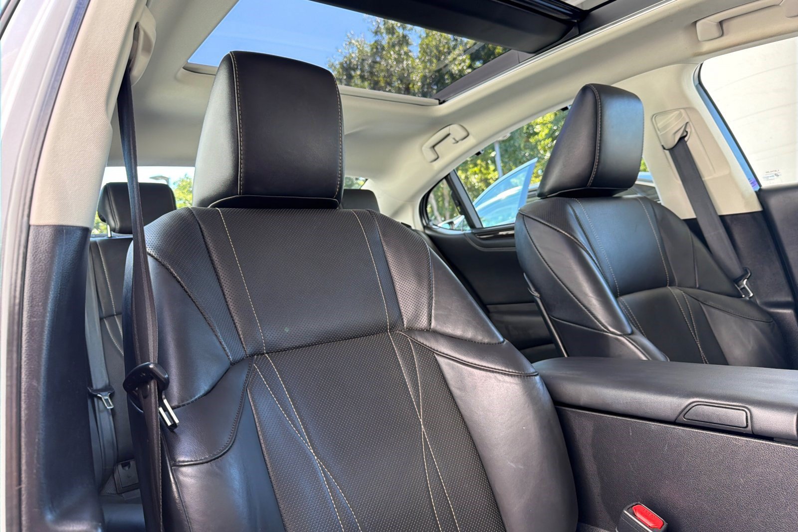 Used 2019 Lexus ES 350 Ultra Luxury w/ Accessory Package 2 FWD image 20